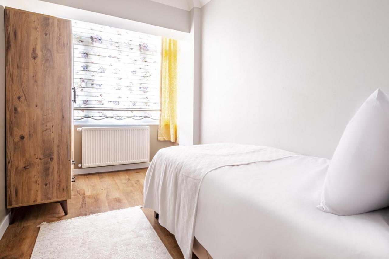 Vibrant Flat With Balcony In Maltepe Apartment Istanbul Bagian luar foto